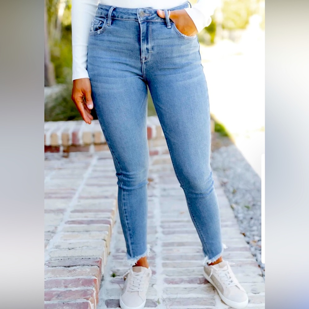 Frayed Hem Skinny Jean